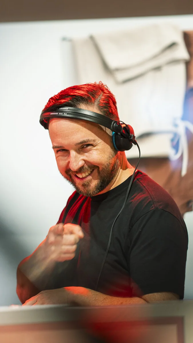 Salvo Leone bei der Arbeit als DJ